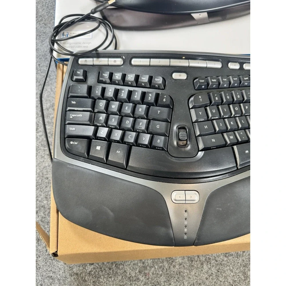 Microsoft Natural Ergonomic Keyboard 4000 v1.0 KU-0462 USB + Palm Lift With Box